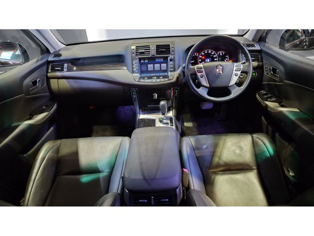Toyota CROWN SEDAN 2010-09 5859-18
