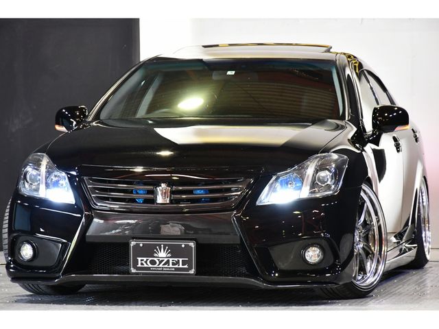 Toyota CROWN SEDAN 2010-09 5859-0