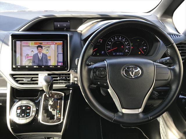 Toyota VOXY 2020-09 13398-1