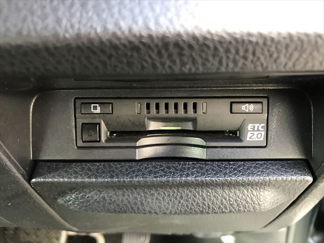 Toyota VOXY 2020-09 13398-26