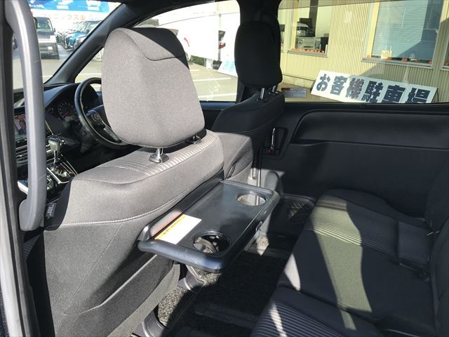 Toyota VOXY 2020-09 13398-12