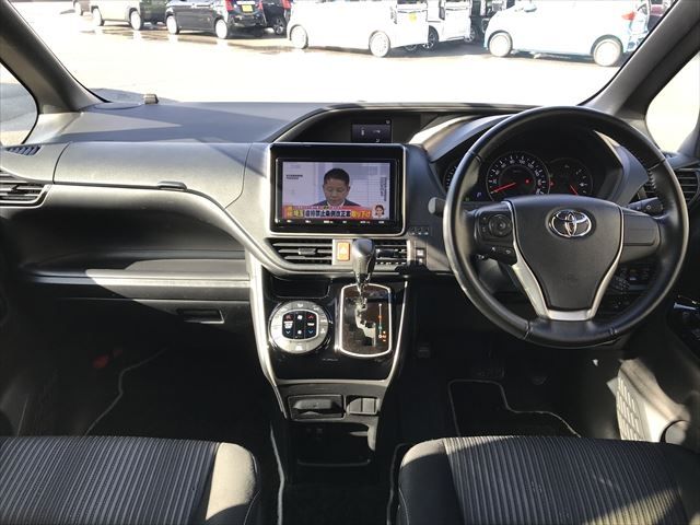 Toyota VOXY 2020-09 13398-9