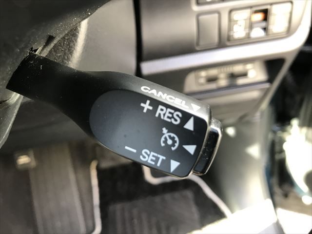 Toyota VOXY 2020-09 13398-22