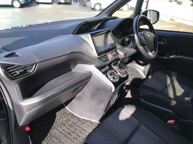 Toyota VOXY 2020-09 13398-10