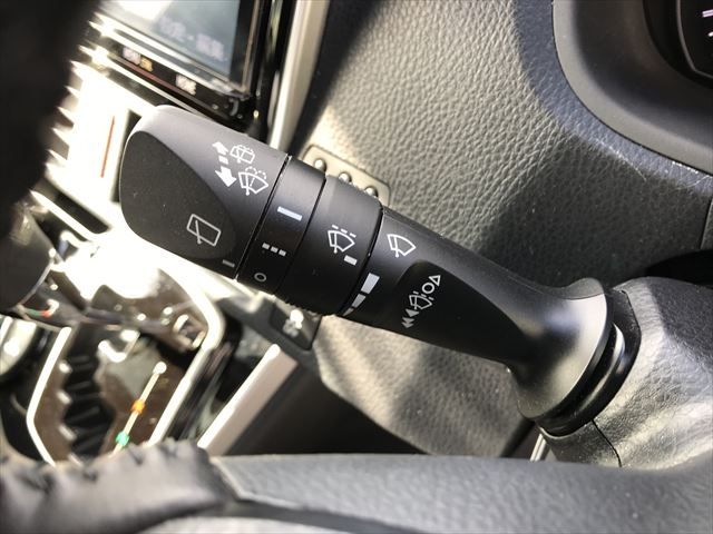 Toyota VOXY 2020-09 13398-23