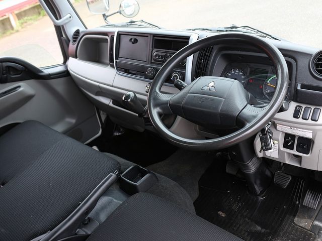 Mitsubishi CANTER 2017-12 183777-18