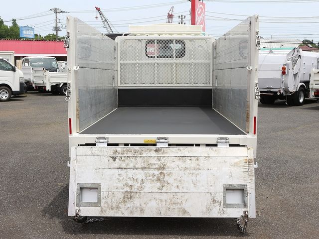 Mitsubishi CANTER 2017-12 183777-10