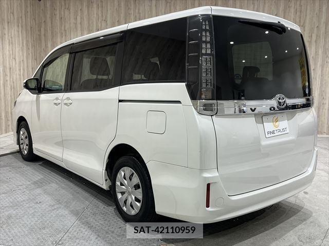 Toyota VOXY 2014-09 371638-18
