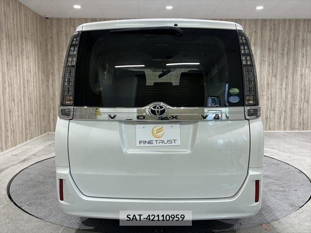 Toyota VOXY 2014-09 371638-16