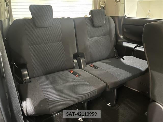 Toyota VOXY 2014-09 371638-8