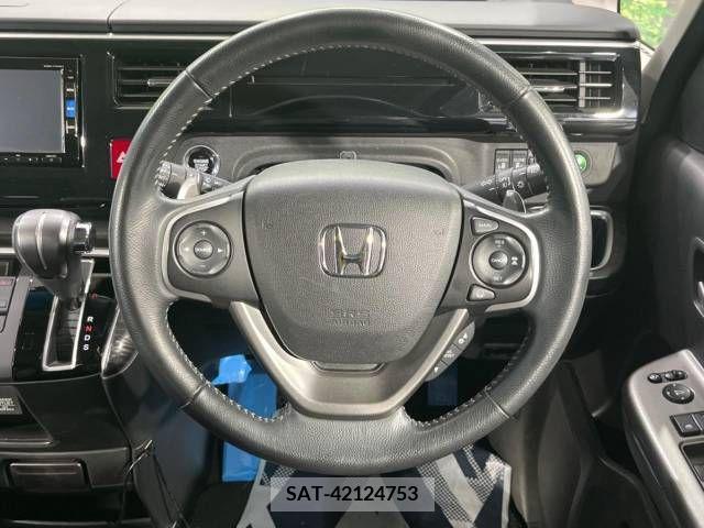 Honda STEP WGN 2017-08 324684-12