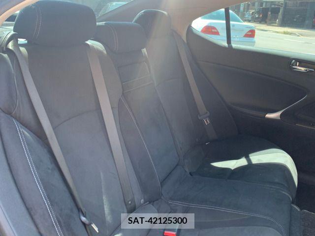Lexus IS 2010-01 200211-5