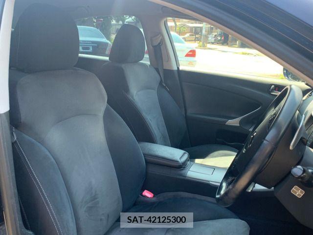 Lexus IS 2010-01 200211-4