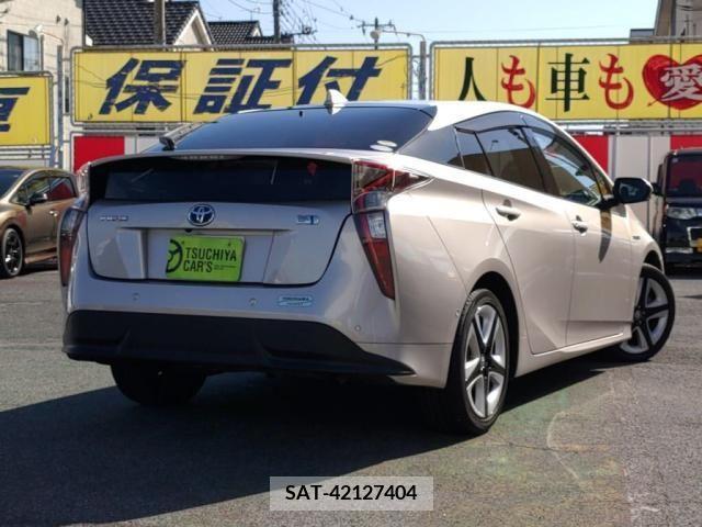 Toyota PRIUS 2016-06 282299-1