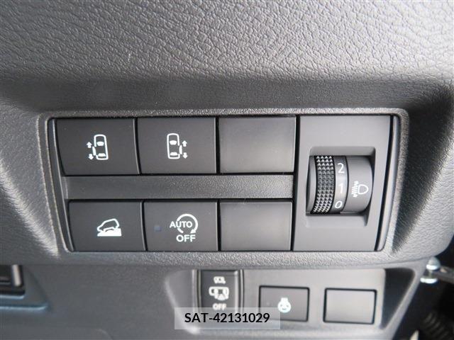 Mitsubishi DELICA MINI 2024-02 296536-15