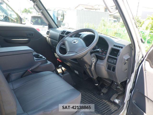 Mazda BONGO VAN 2016-06 351267-2
