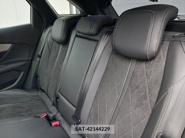 Peugeot 3008 2018-03 281390-22