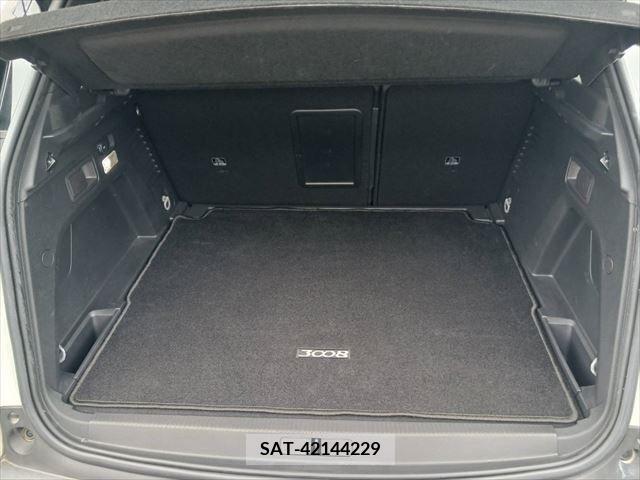 Peugeot 3008 2018-03 281390-23