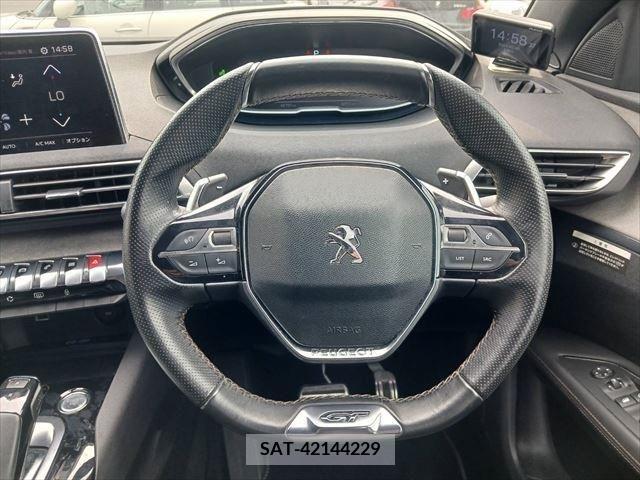 Peugeot 3008 2018-03 281390-24