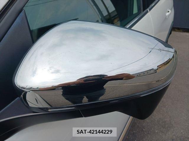 Peugeot 3008 2018-03 281390-12