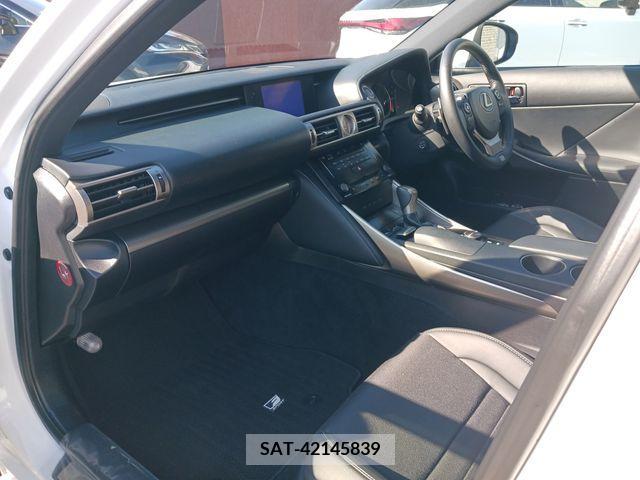 Lexus IS 2013-03 208195-20