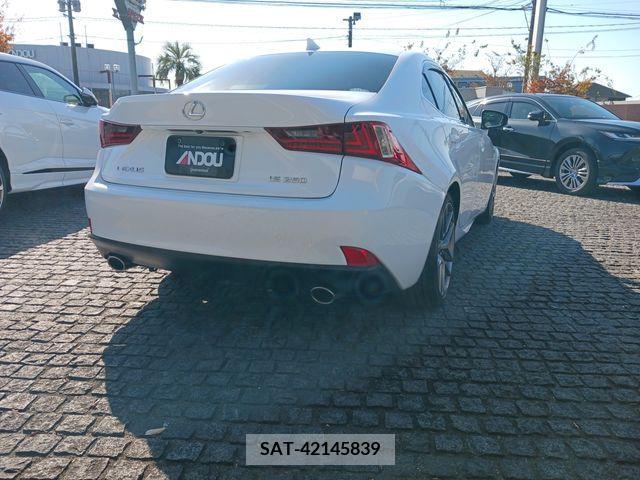 Lexus IS 2013-03 208195-6