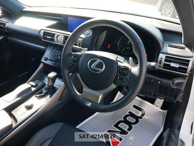 Lexus IS 2013-03 208195-10