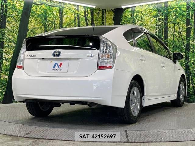 Toyota PRIUS 2011-06 385869-16