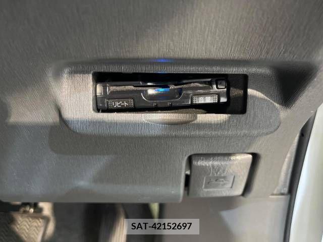 Toyota PRIUS 2011-06 385869-5