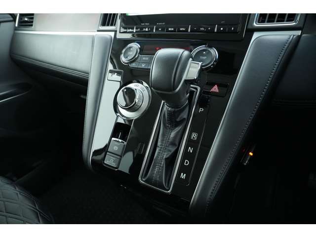 Mitsubishi DELICA D5 2022-09 191419-13