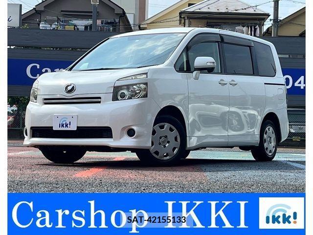 Toyota VOXY 2009-10 345817-0