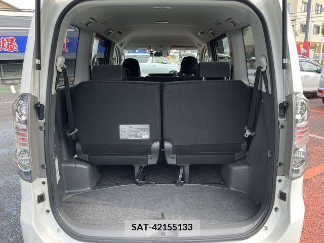 Toyota VOXY 2009-10 345817-9
