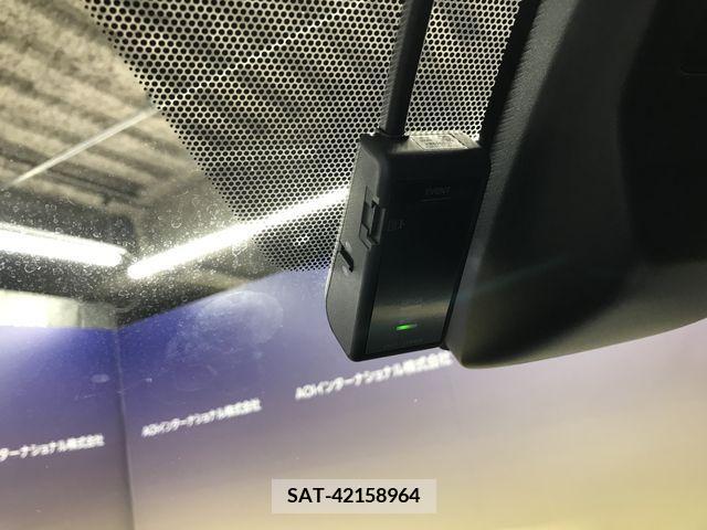 Toyota VOXY 2019-07 348593-20