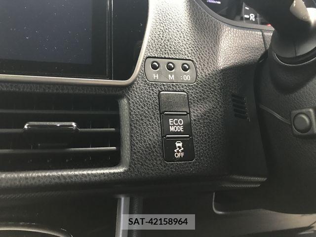 Toyota VOXY 2019-07 348593-26