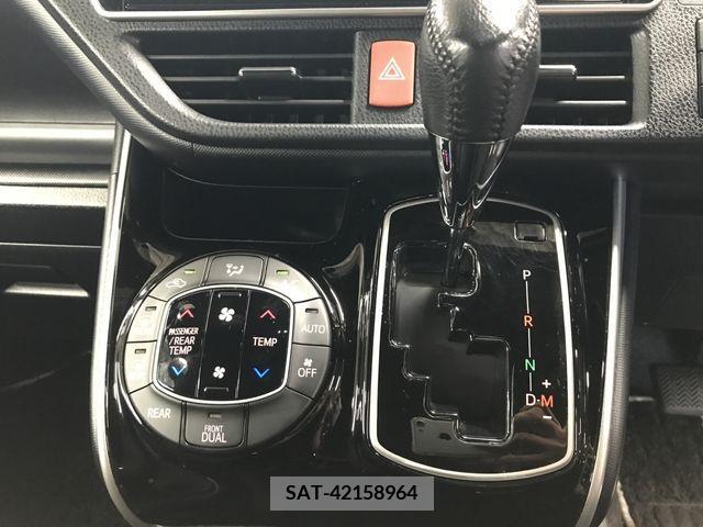 Toyota VOXY 2019-07 348593-27