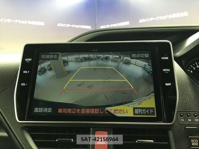 Toyota VOXY 2019-07 348593-28