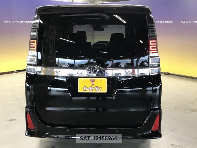 Toyota VOXY 2019-07 348593-8