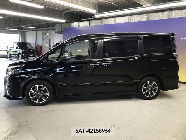 Toyota VOXY 2019-07 348593-5