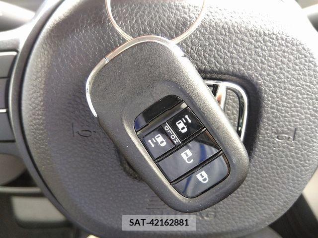 Honda N BOX 2024-05 346984-15