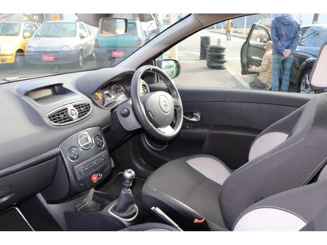 Renault LUTECIA 2010-11 189573-6
