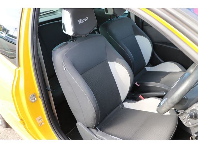 Renault LUTECIA 2010-11 189573-12