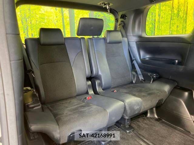 Toyota VELLFIRE 2017-10 299404-10