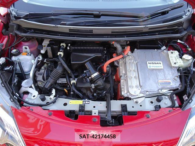 Nissan NOTE 2018-03 305427-8