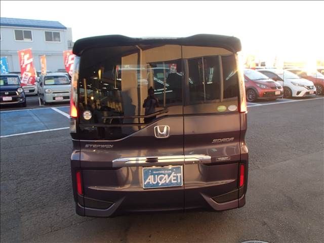Honda e 2015-07 190364-5