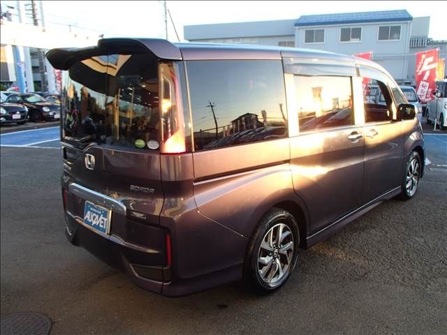 Honda e 2015-07 190364-6