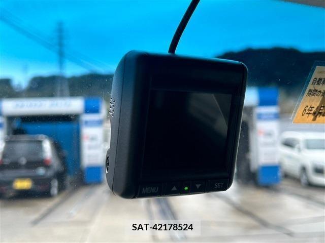 Honda N BOX CUSTOM 2017-04 215271-13