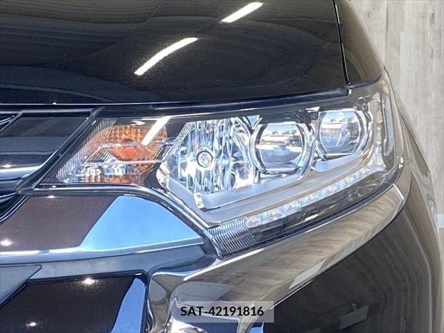 Mitsubishi OUTLANDER PHEV 2015-08 281123-9
