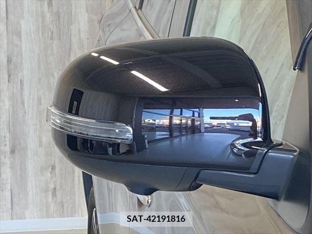 Mitsubishi OUTLANDER PHEV 2015-08 281123-12