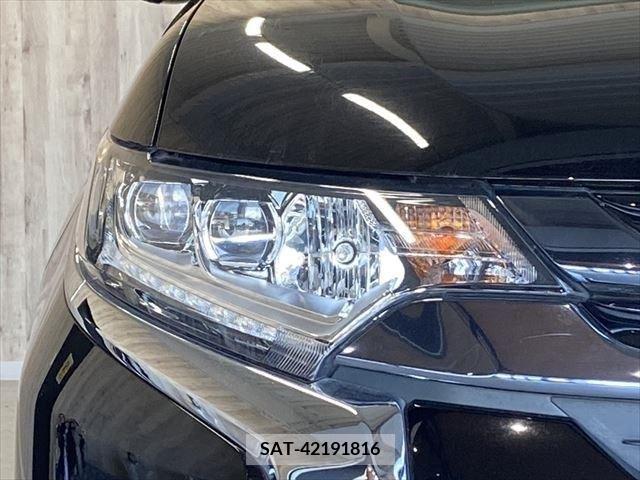 Mitsubishi OUTLANDER PHEV 2015-08 281123-8