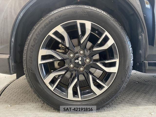 Mitsubishi OUTLANDER PHEV 2015-08 281123-17